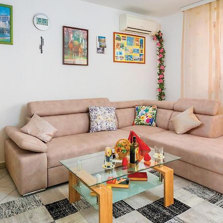 2 Bedroom Gorgeous Apartment In Rabac Exterior photo