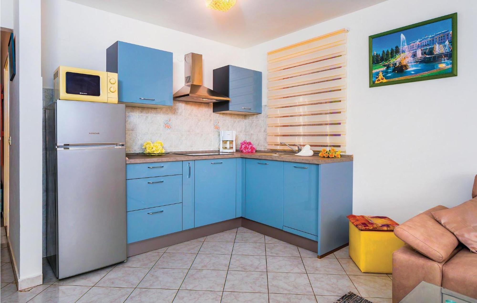 2 Bedroom Gorgeous Apartment In Rabac Exterior photo