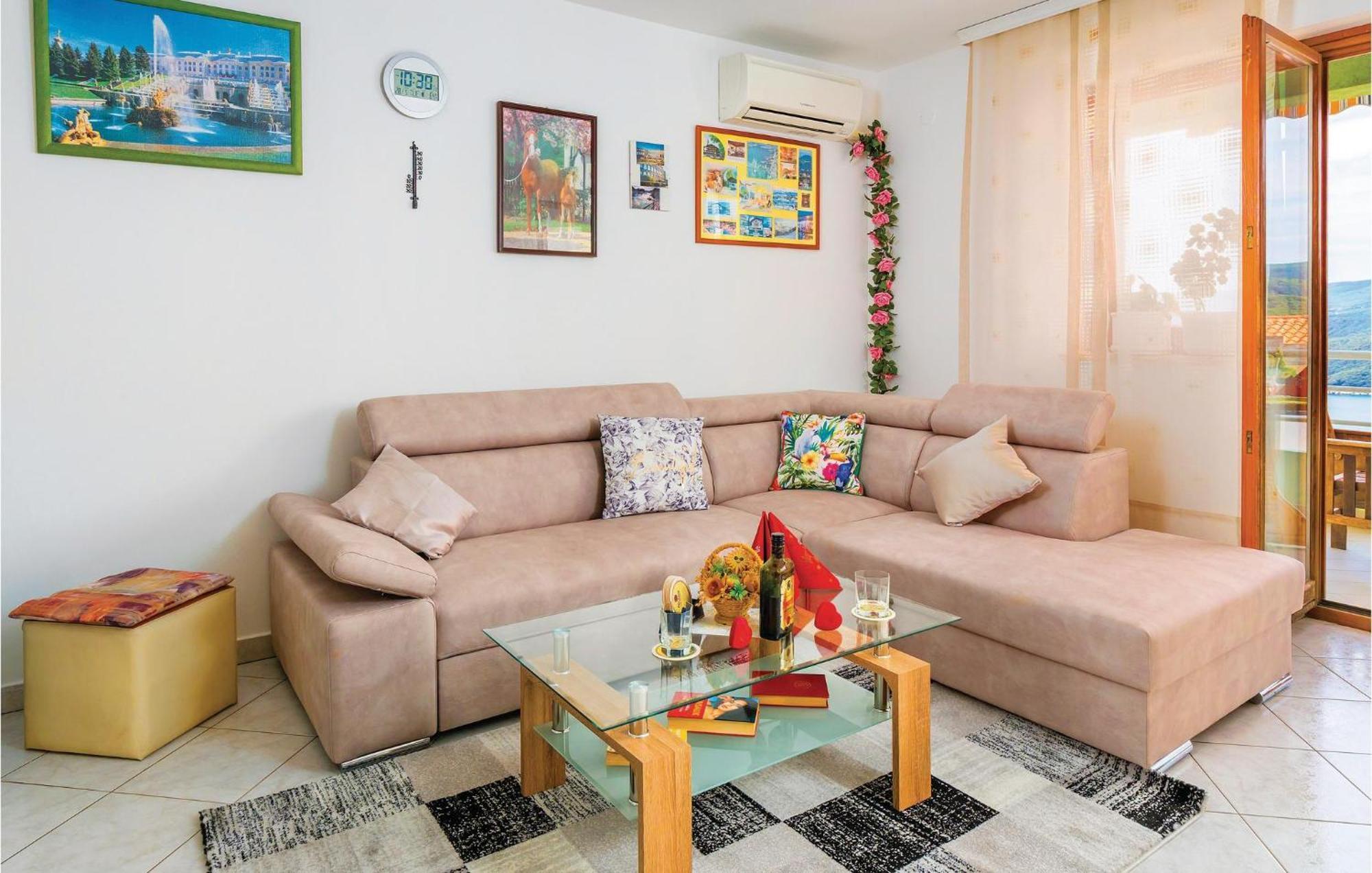 2 Bedroom Gorgeous Apartment In Rabac Exterior photo