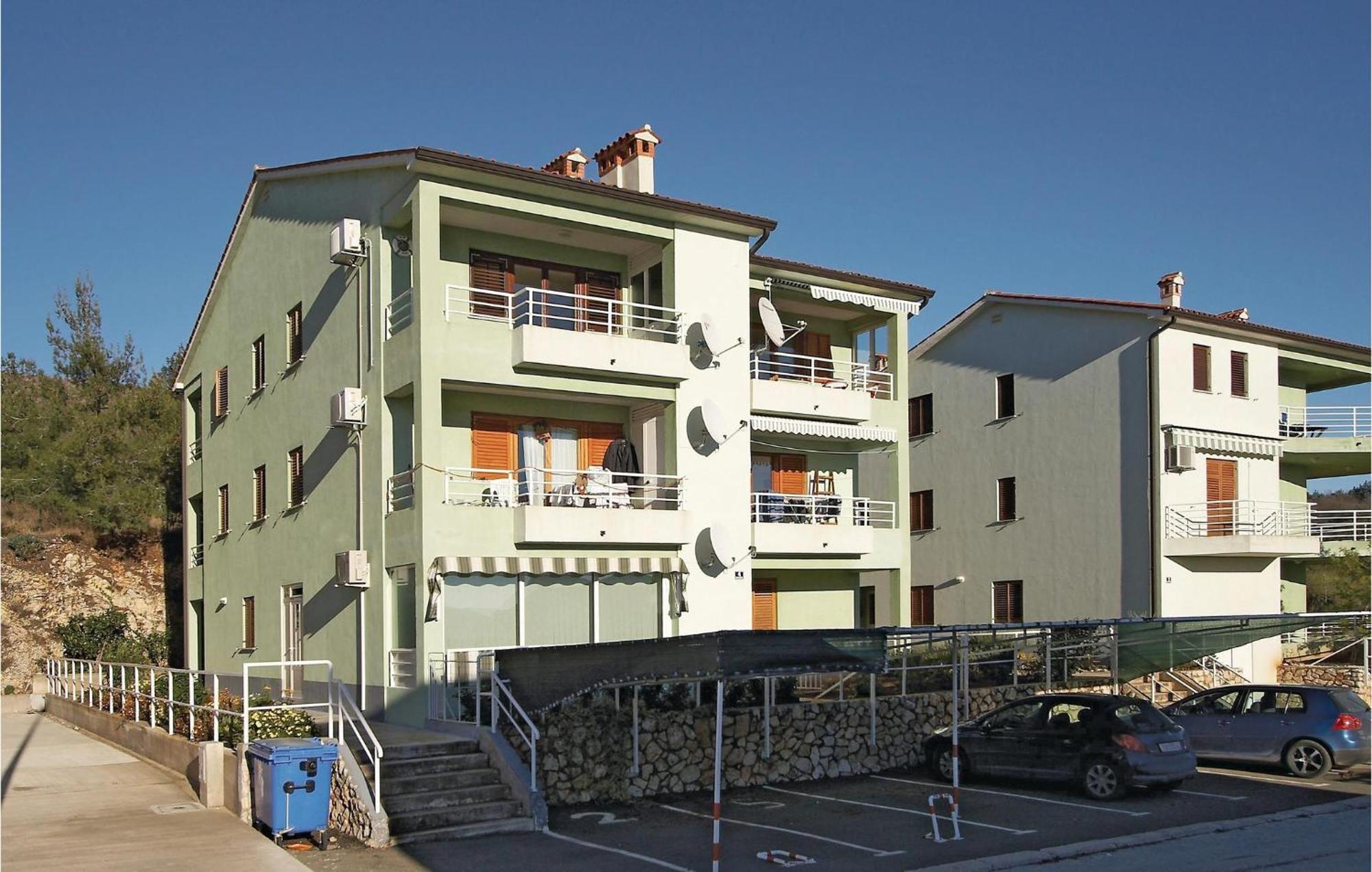 2 Bedroom Gorgeous Apartment In Rabac Exterior photo