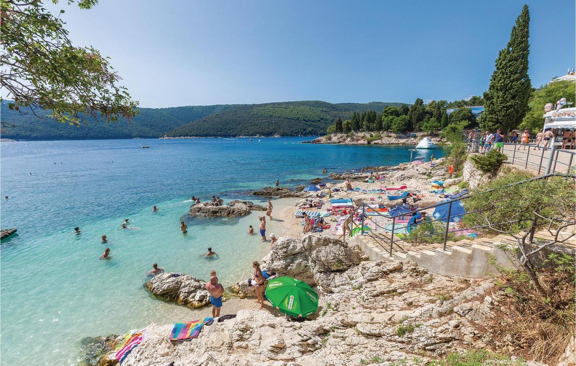 2 Bedroom Gorgeous Apartment In Rabac Exterior photo
